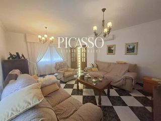 Casa  De la inmaculada concepción. Precioso chalet pareado con jardín y vistas al mar  listo para e