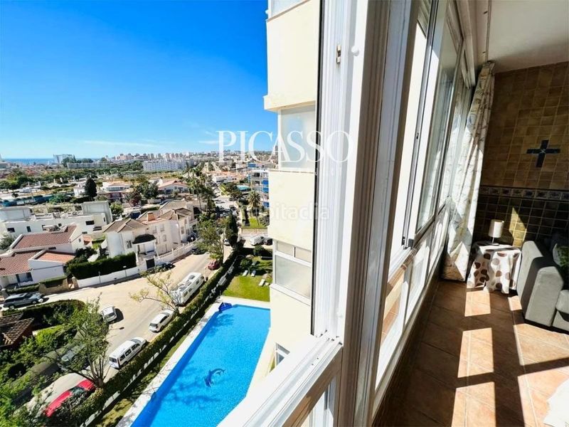 Foto ff271129-0cc3-421c-a88b-95baabbaf2d9. Pis amb piscina a Los Álamos Torremolinos