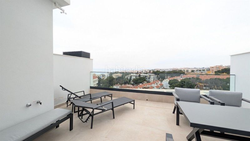 Foto d1a880a8-bc3a-4aa1-9a95-64f3c446c3fd. Rent flat with parking pool in Loma de los Riscos Torremolinos