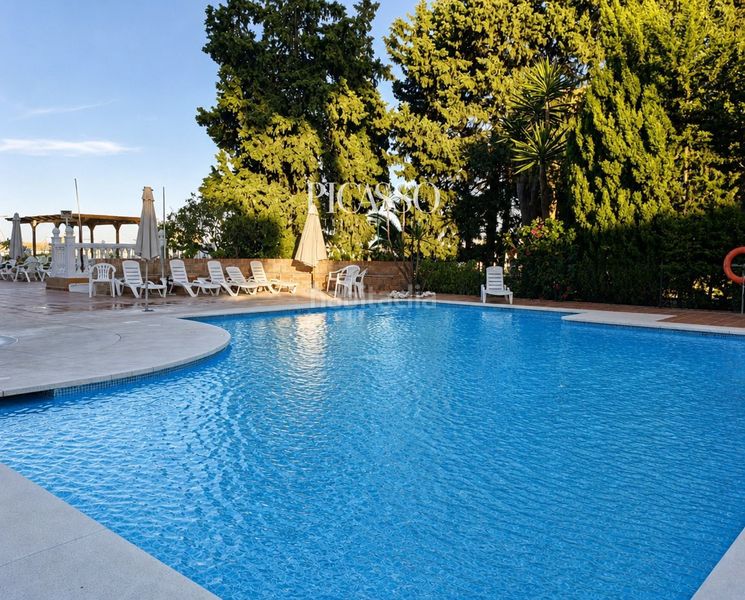 Foto d0e91d84-eec9-46b6-9f54-f9e4c2f8053c. Apartament amb piscina a Montemar Torremolinos