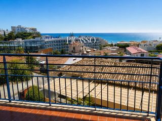 Pis  Santa monica. Hermoso piso con terraza, piscina y vistas al mar