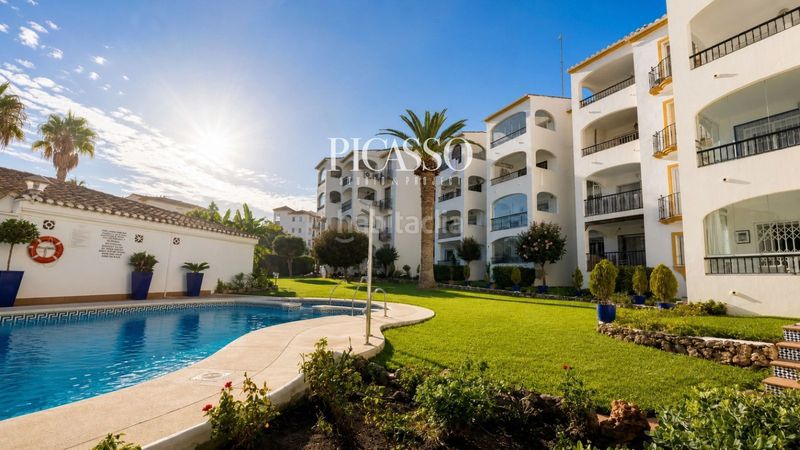 Foto 26789543-ca34-40c7-878f-378ee6acc718. Flat with pool in La Carihuela - Los Nidos Torremolinos