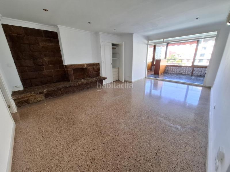 Foto 378f9553-e5a9-48f6-ad18-ee93d1bdaa67. Appartamento con piscina in El Bajondillo Torremolinos