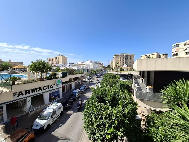 Foto 730043dd-1327-4cfc-944a-202ddd41b273. Appartamento con piscina in El Bajondillo Torremolinos