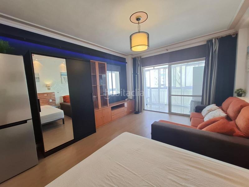 Foto bea7f0c2-72dc-405c-b217-37d96211adb9. Estudio se vende agradable estudio amueblado con amplia terraza iluminada en Torremolinos