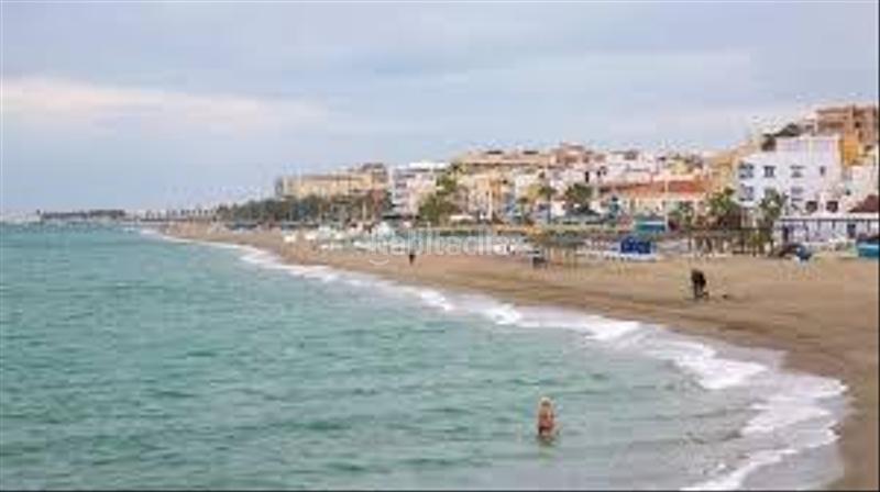 Foto c320dee8-7635-40e9-878a-ea48783583a7. Parking coche parking con trastero en el centro en Torremolinos