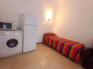 Estudi  Calle de eduardo aguilera romero. Local habilitado como estudio, planta baja, remodelado y amuebla