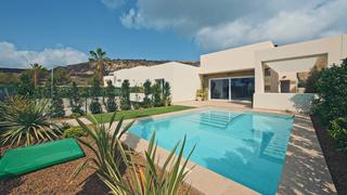 Xalet en Algorfa. Diseada para disfrutar  villa moderna con encanto en la costa b