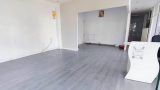 Location Local commercial à Reina Victoria - Miguel Hernández. La esquina que todos ven y que tú puedes tener