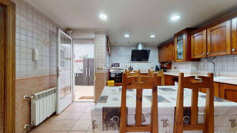 Foto ad3e8984-cf9e-43ee-b773-952f870d718c. Casa tu casa independiente cuatro plantas para vivir, disfrutar y tenerlo todo en Santa Pola