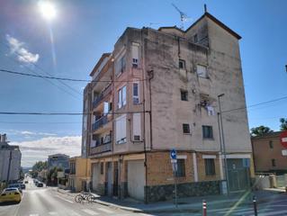 Appartement  Carrer del remei 128. Piso con luz a tres vientos en buena zona de banyoles
