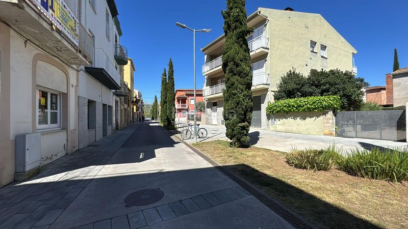 Foto d513ad9a-2a3c-4e4a-a72d-a4dc14c26bc1. Casa amb xemeneia a Banyoles