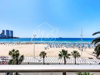Apartament  Avenida de almera. Vive frente al mar