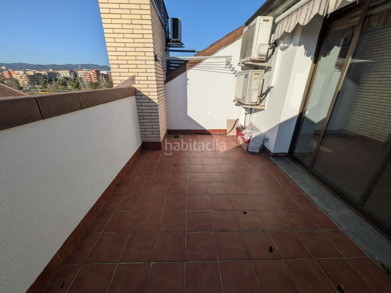 Foto 8f620198-1a7b-4cb1-a127-8248bbeaf7da. Duplex con parcheggio in Centre Sant Joan Despí