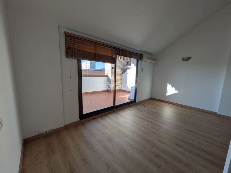Foto a6300aff-c2e3-4755-b50c-0eb7e90e042a. Duplex con parcheggio in Centre Sant Joan Despí
