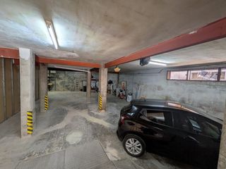 Business premise in Carrer del marquès de monistrol 11. Ideal inversores!!!!