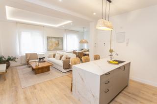 Etagenwohnung in Calle de la palma 18. Piso de lujo en el corazón de malasaña el barrio de moda