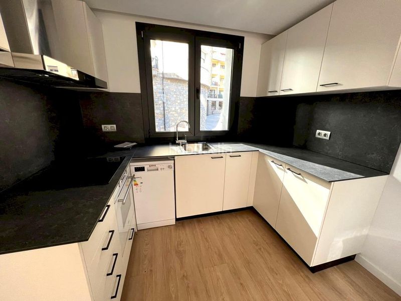 Foto a1ec9217-2836-4faa-8779-74e4a45b6aab. Dúplex amb aparcament a Centro Andorra la Vella