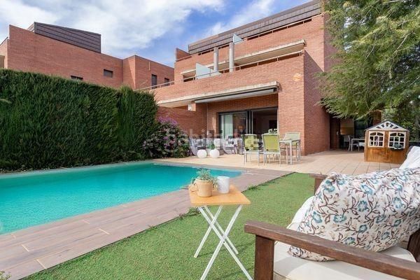 Foto 345987d4-1dfe-459e-bb20-c6a324e7023f. Casa pareada chalet adosado en venta en Castellvell del Camp