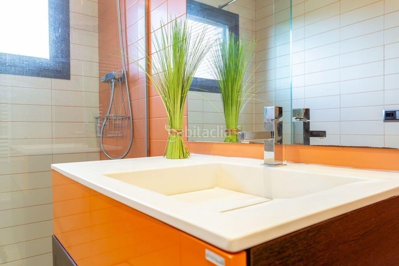 Foto b1edcfe5-0450-48cf-b7cc-ff5f4bb161d6. Casa pareada chalet adosado en venta en Castellvell del Camp
