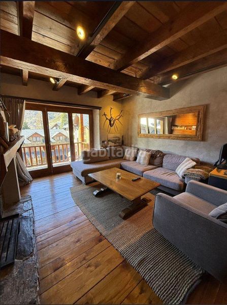 Foto a0d4a53d-5aef-43c8-ab5a-fbeb3ba26e39. Casa adossada amb aparcament a Soldeu-Incles Canillo