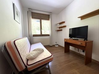Apartament a Soldeu-Incles. Práctico y soleado piso en incles ideal para inversión o segunda