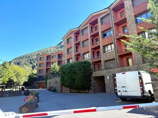 Apartment in Canillo. Acogedor y soleado piso de 74 m2 con 2 habitaciones dobles exter