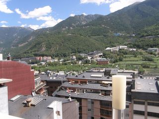 Ático en Centro. Espectacular ático dúplex amueblado con terraza al sur y vistas