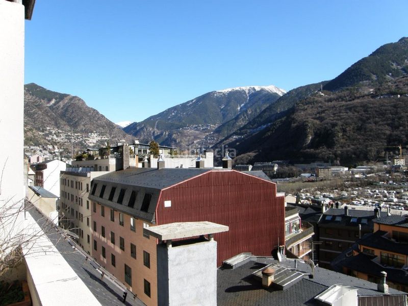 Foto db434bd9-3814-427f-bdd9-1348ac010085. Àtic amb aparcament a Centro Andorra la Vella