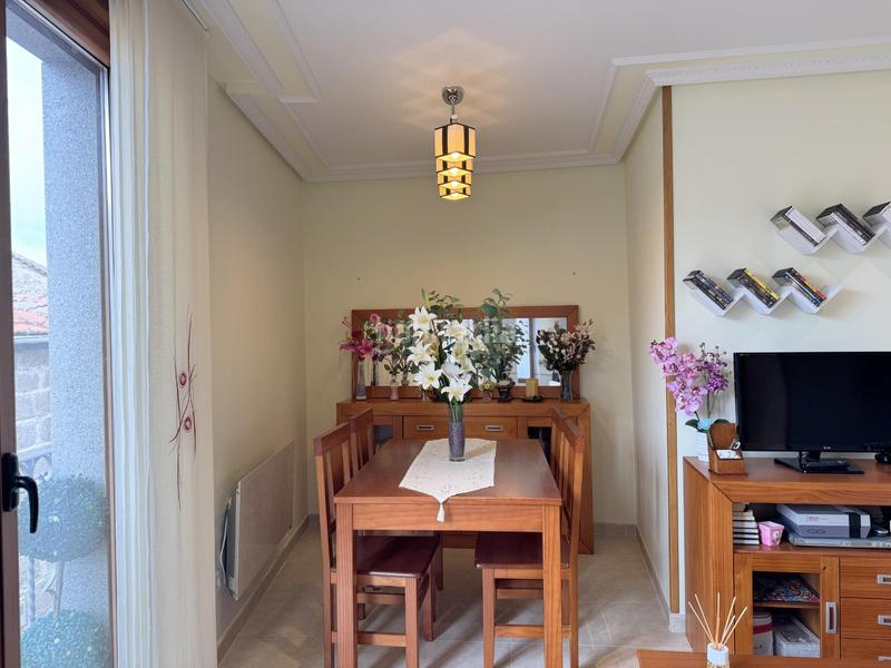 Foto 2a747560-9e2d-468f-bfaa-d961826af60d. Maison jumelée dans Pradosegar