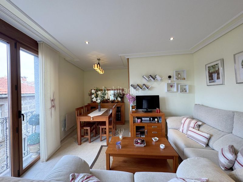 Foto e135e12d-d9b2-43b8-bbcd-8da500356d7d. Casa adosada exclusivo chalet completamente reformado en Pradosegar