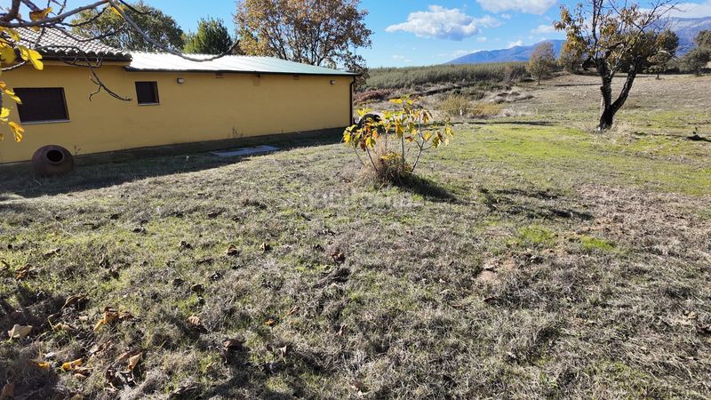 Foto e576d218-a48c-4a13-a97e-83e3ad53eab0. Casa amb calefacció aparcament a Candeleda