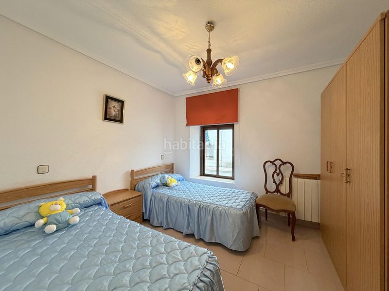 Foto effa8dd5-aace-4d09-9c1d-6cf1ec8ea653. Casa a Narros de Saldueña