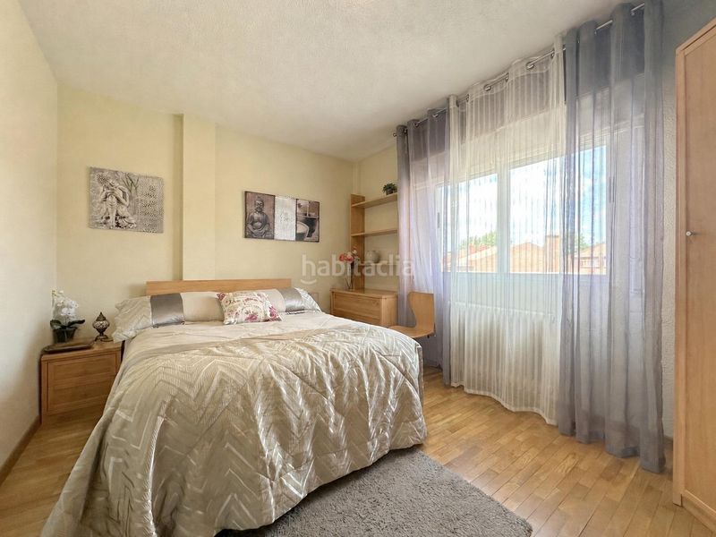 Foto a98c9c8a-7bb6-461e-9f4b-7b44e7f1d923. Casa adossada amb calefacció aparcament a San Antonio Ávila