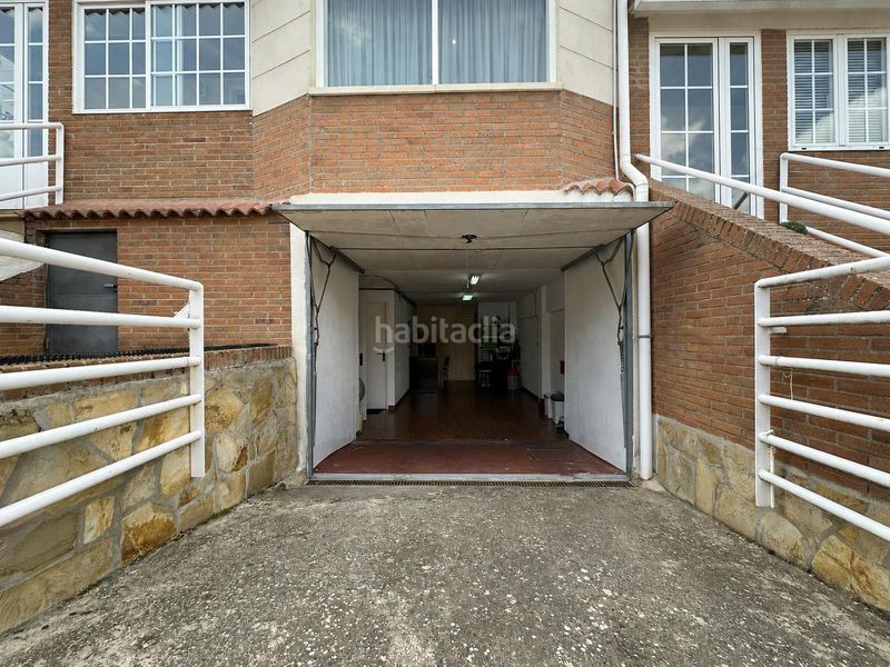 Foto bc1a9275-8673-4d50-ac00-cfe159df3d7a. Casa adossada amb calefacció aparcament a San Antonio Ávila