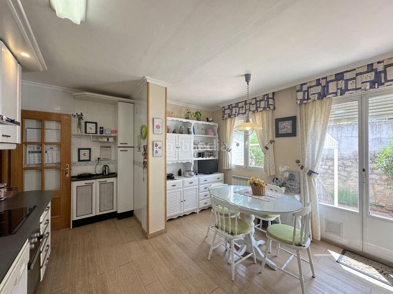 Foto c5d87c30-402c-4d09-ae79-85c08a49f72a. Casa adossada amb calefacció aparcament a San Antonio Ávila