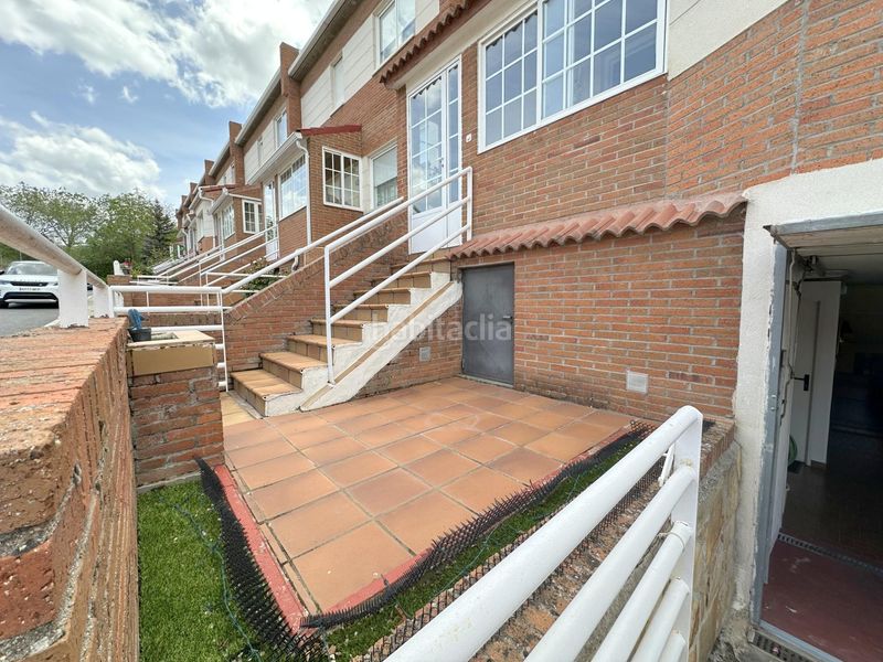 Foto d46c715d-86a1-45bf-98aa-81554c905c9b. Casa adossada amb calefacció aparcament a San Antonio Ávila