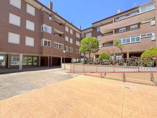 Pis a Hervencias Altas - El Pinar. Amplio piso de 2 dormitorios con garaje, trastero y excelente ub