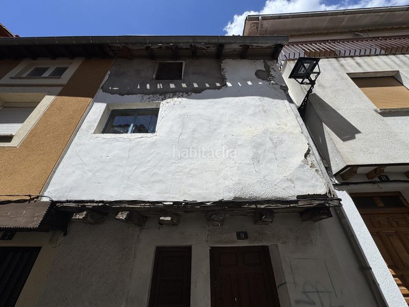 Foto bbf4382b-9fc5-4008-b6e5-3979325aed70. Casa aparellada a Candeleda