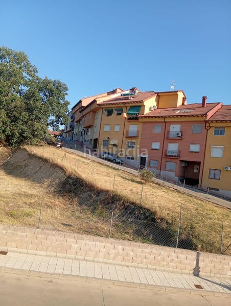 Foto a76e1aa2-1c6d-4b98-a4cf-bb7367b1f047. Terreny residencial a Candeleda