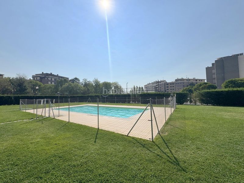 Foto a57244ff-7483-44d3-a471-0f474a8eb8ea. Pis amb calefacció aparcament piscina a Sónsoles Ávila