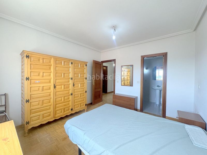 Foto cbee0135-ba25-46e2-b30d-d5ad932e1991. Pis amb calefacció aparcament a Sónsoles Ávila