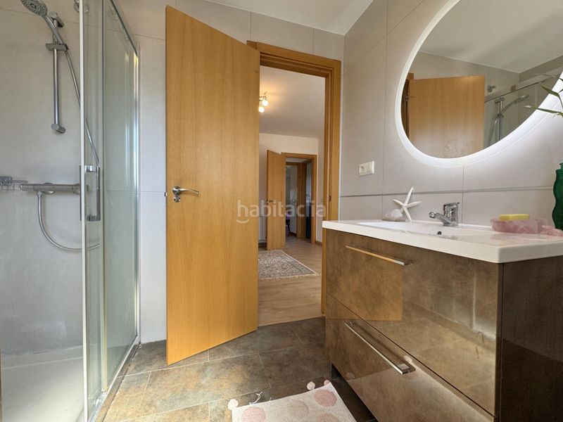 Foto a8f57e28-e6a9-4b45-88e8-0b142a7e326a. Casa aparellada a Colmenarejo