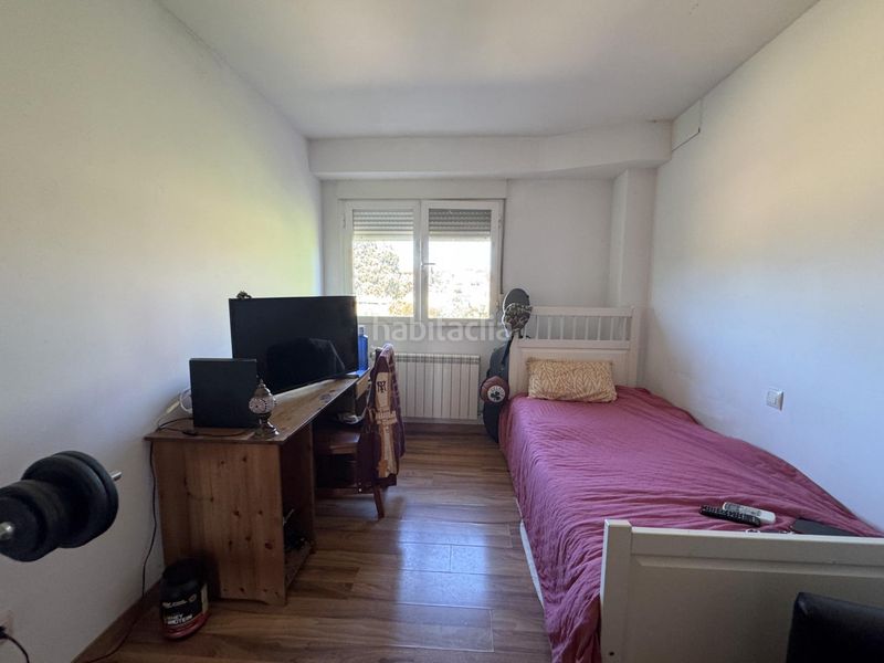 Foto b8efb398-da2d-49af-b75e-4bc7757ff2c7. Casa aparellada a Colmenarejo