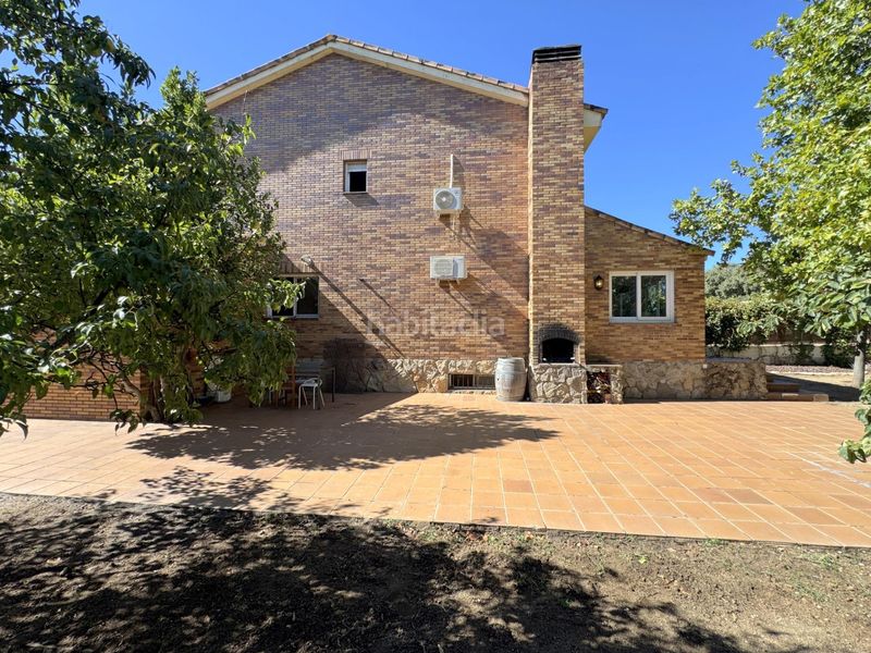 Foto fd2314f4-f289-4426-bbe7-7bd155095839. Casa aparellada a Colmenarejo