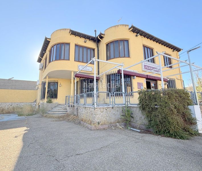 Foto 6f2b0f31-980b-499b-a5df-dafb383f806d. Edificio oportunidad unica, amplio inmueble en venta con potencial residencial en Muñogalindo