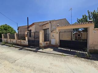 Casa aparellada a Blascosancho. Oportunidad única! chalet pareado con parcela en blascosancho, a