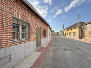 Masia  Calle tte cecilio. Oportunidad única en narros de saldueña! casa reformada lista pa