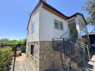 Chalet à Maello. Tu refugio perfecto dos casas, jardín y naturaleza
