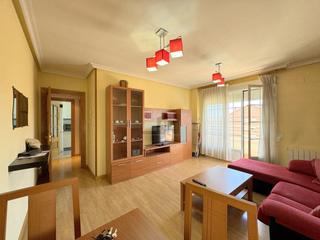 Location Appartement  Calle agustín rodríguez sahagún. Piso en alquiler en el barrio de la universidad